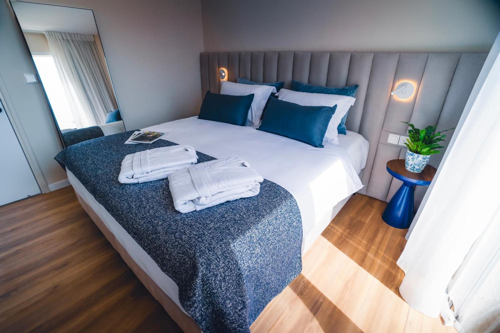 מלון Paphos Wellclub - Wellness Family Experience - Seaview מראה חיצוני תמונה