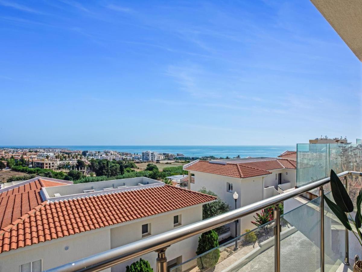 מלון Paphos Wellclub - Wellness Family Experience - Seaview מראה חיצוני תמונה
